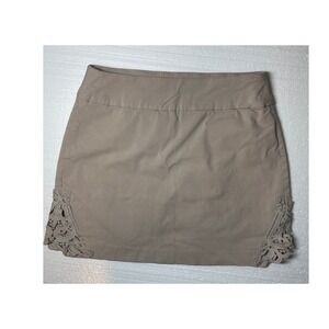 Bella Rose Tan Lace Trim Mini Skirt Women's Size 8 Skort